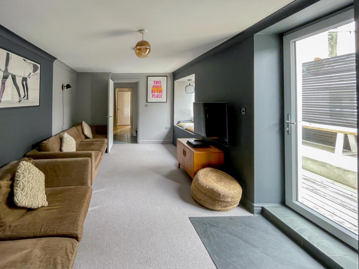 Sleeps 16 With Style And Space- And A Hot Tub! Newquay  Exterior photo