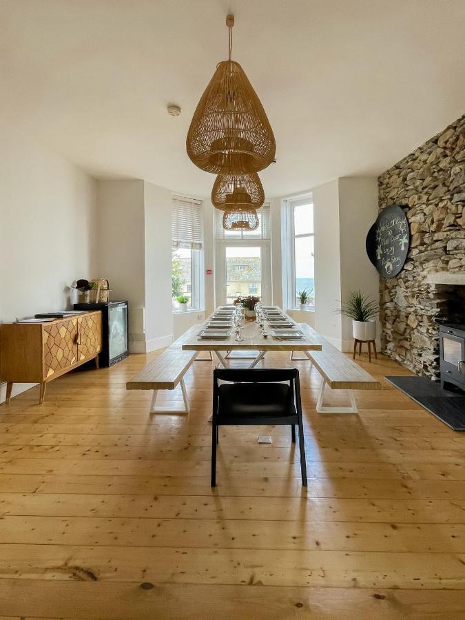 Sleeps 16 With Style And Space- And A Hot Tub! Newquay  Exterior photo