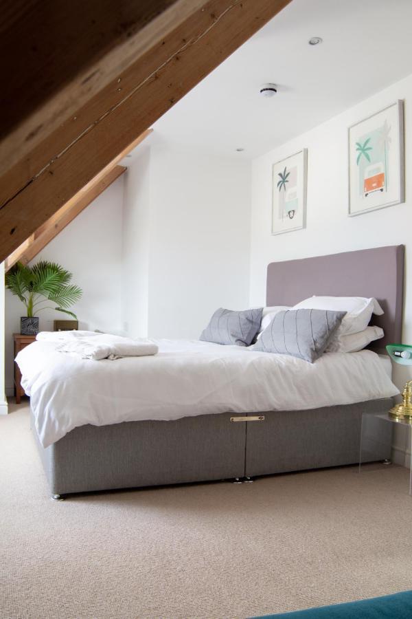 Sleeps 16 With Style And Space- And A Hot Tub! Newquay  Exterior photo
