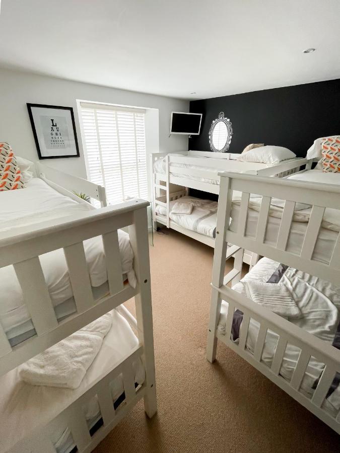 Sleeps 16 With Style And Space- And A Hot Tub! Newquay  Exterior photo