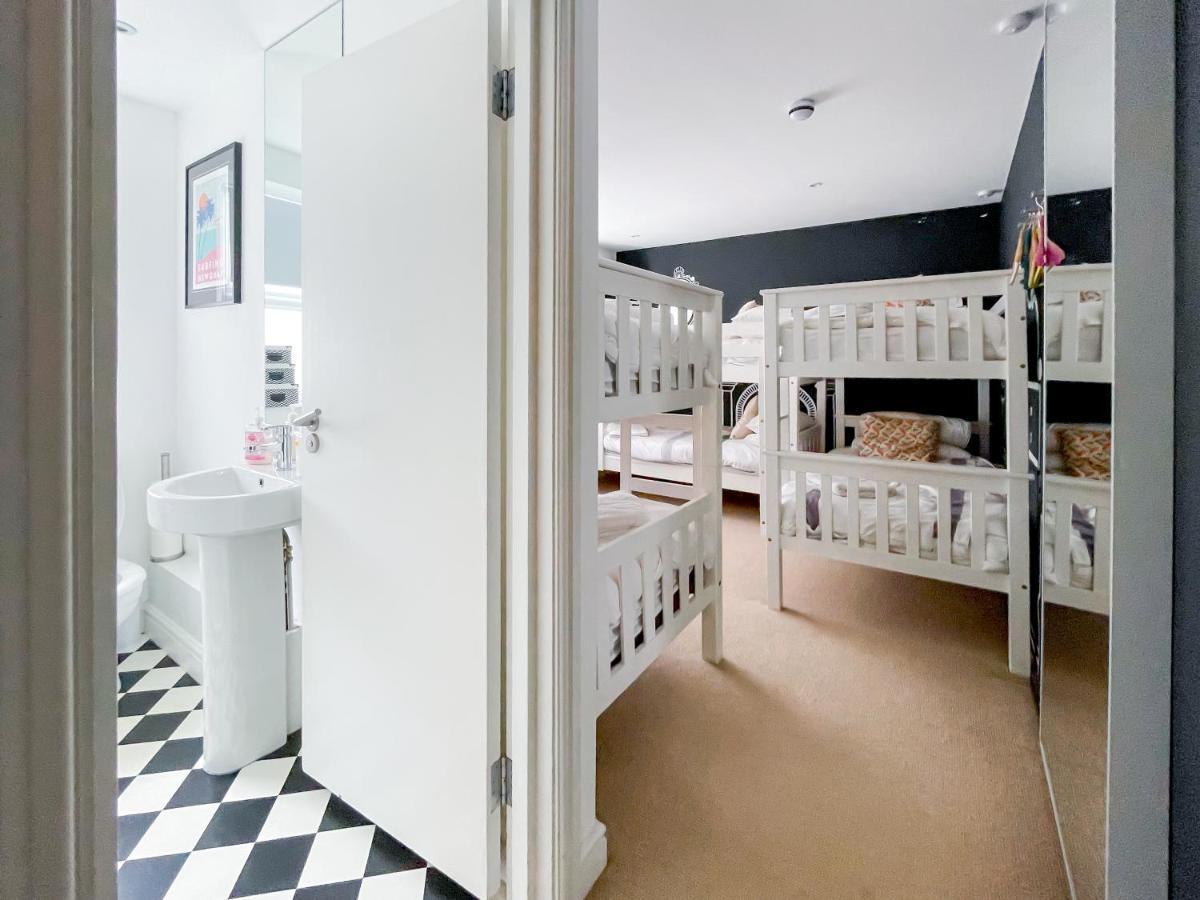 Sleeps 16 With Style And Space- And A Hot Tub! Newquay  Exterior photo